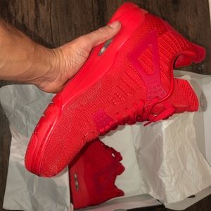 Jordan 4 retro flyknit red
